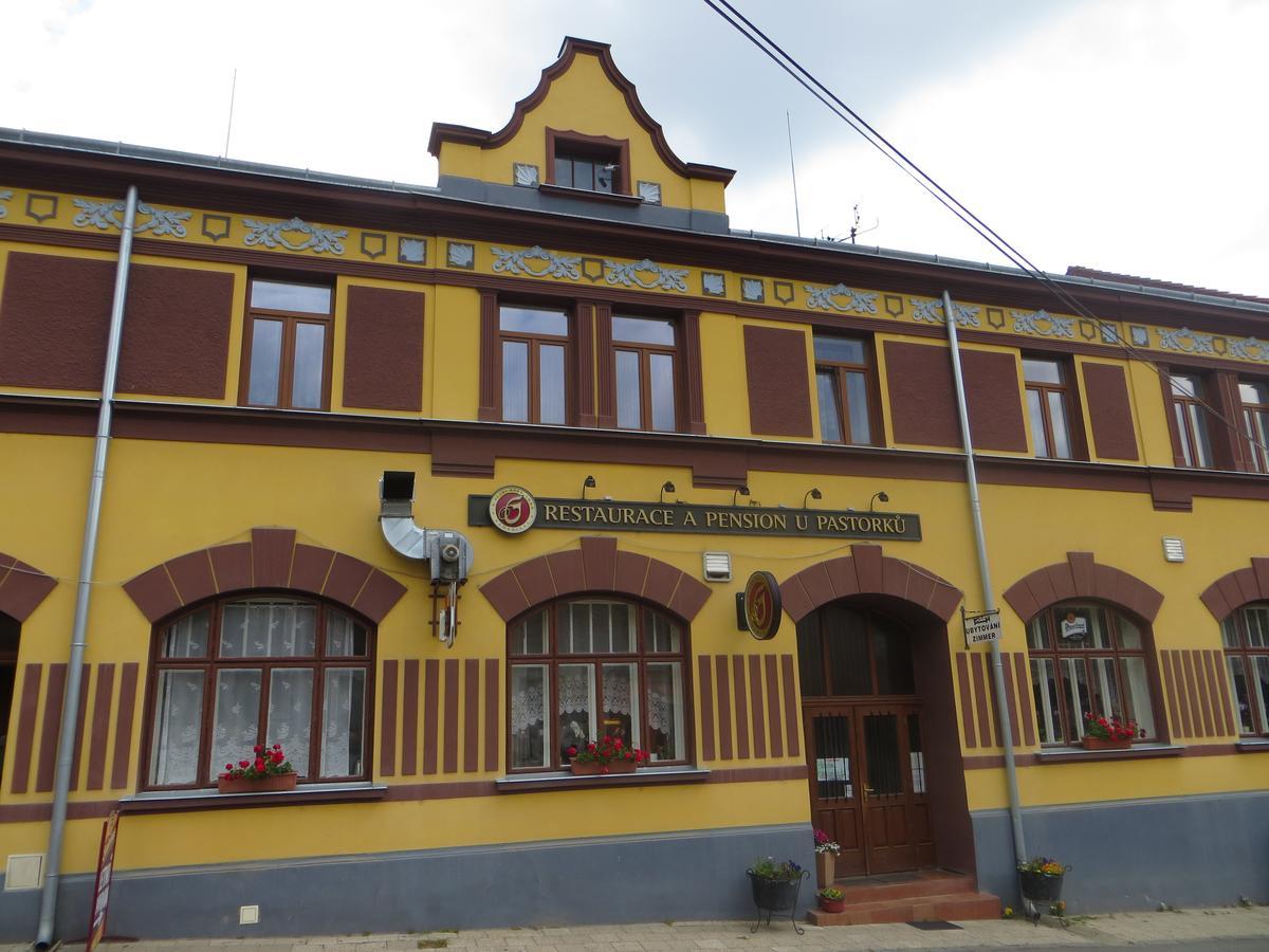 U Pastorku Hotel Racice  Ngoại thất bức ảnh