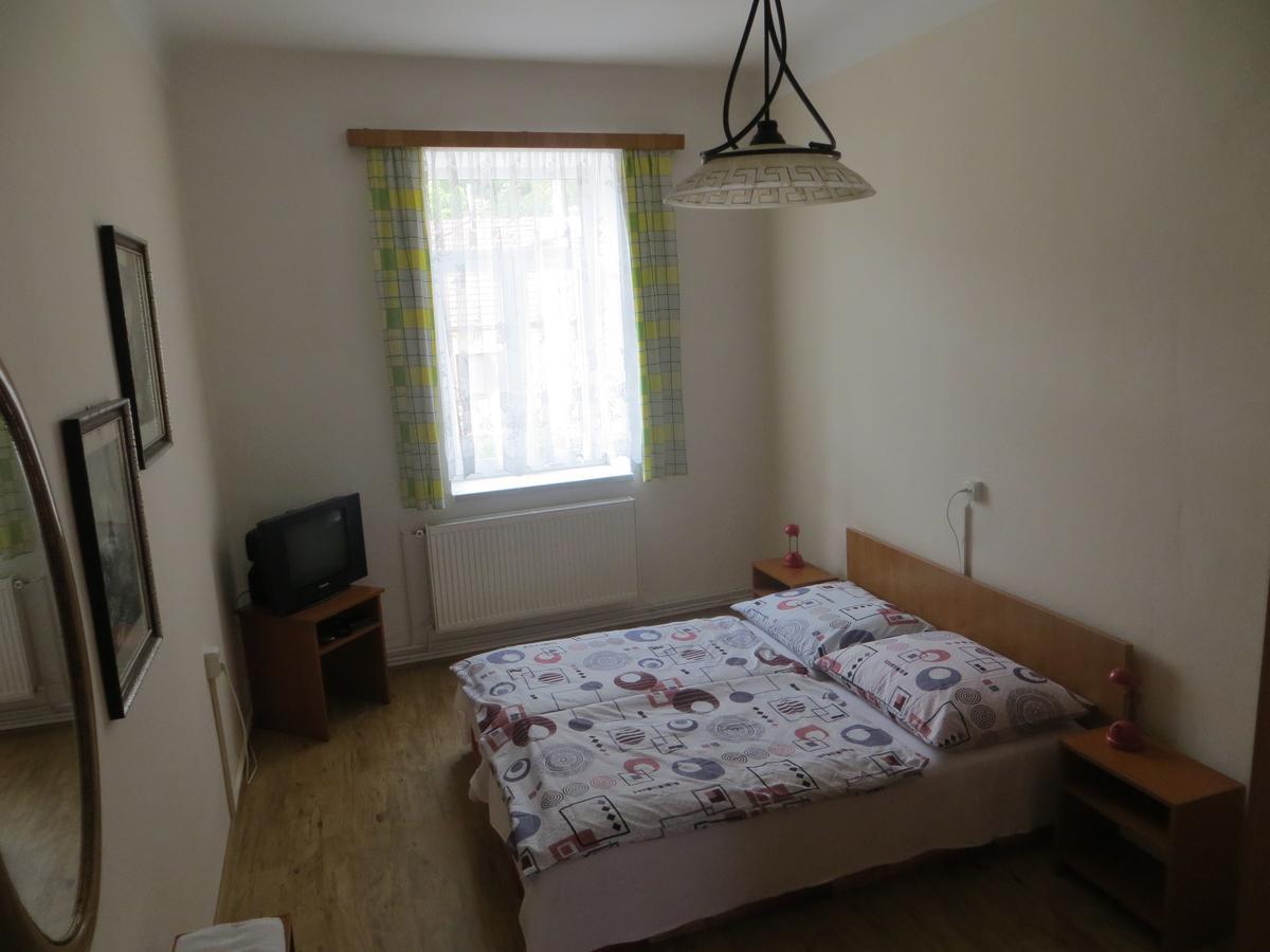 U Pastorku Hotel Racice  Ngoại thất bức ảnh
