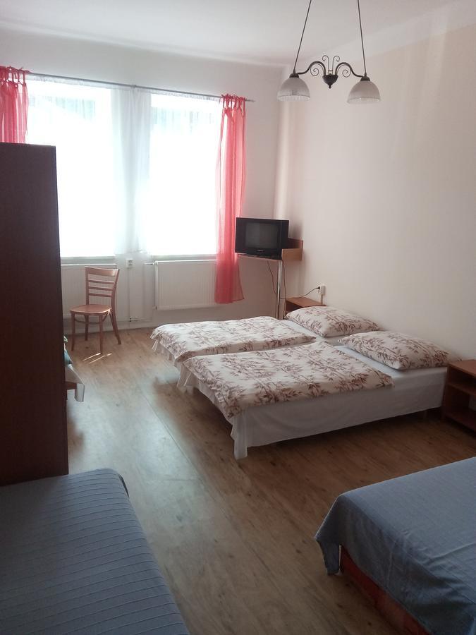 U Pastorku Hotel Racice  Ngoại thất bức ảnh
